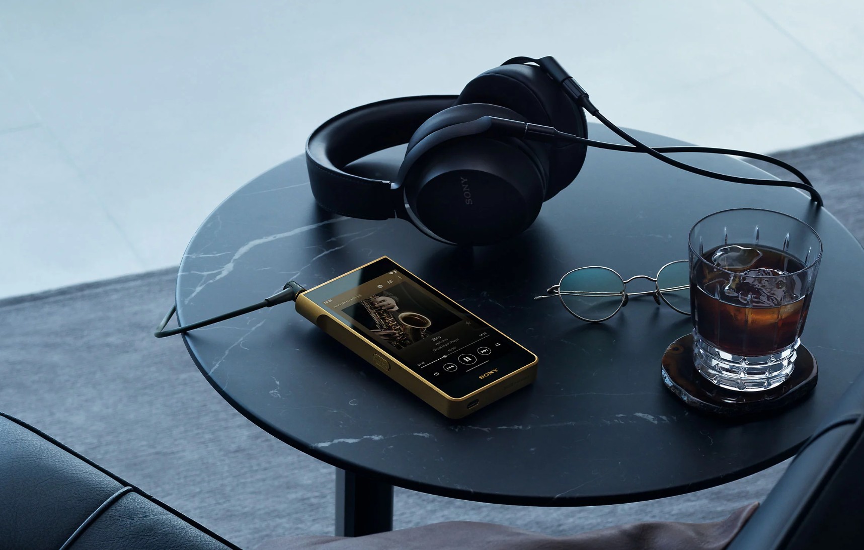 Sony ressuscite le Walkman : il est plaqué or et coûte 5 000 euros